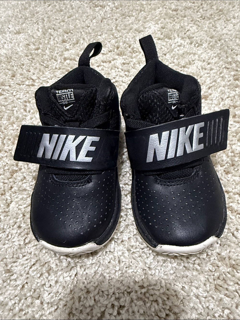 Nike Toddler 6c Black and White Sneakers